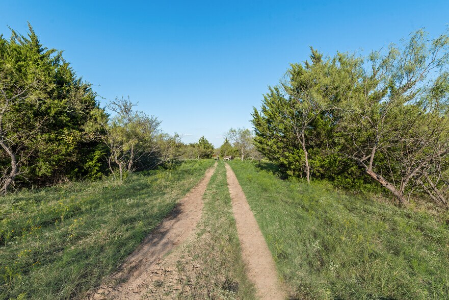 More Photos Of 749 Stacks Rd, Ennis Land For Sale