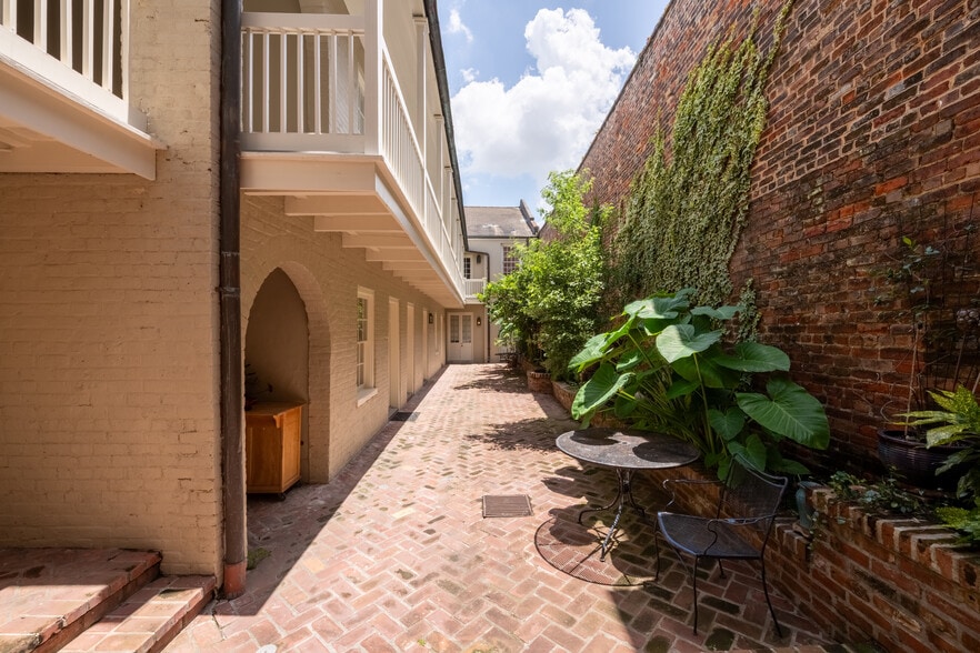 More Photos Of 1018 Bienville Ave, New Orleans Office For Lease