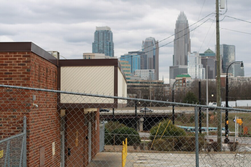 More Photos Of 1414 W Trade St, Charlotte Freestanding For Sale