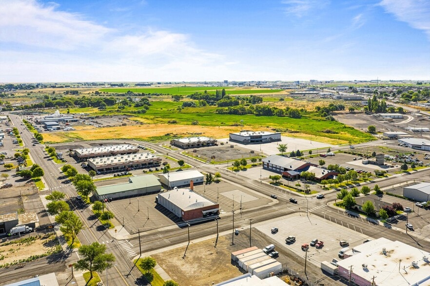 More Photos Of 720 E 3rd Ave, Moses Lake Manufacturing For Sale