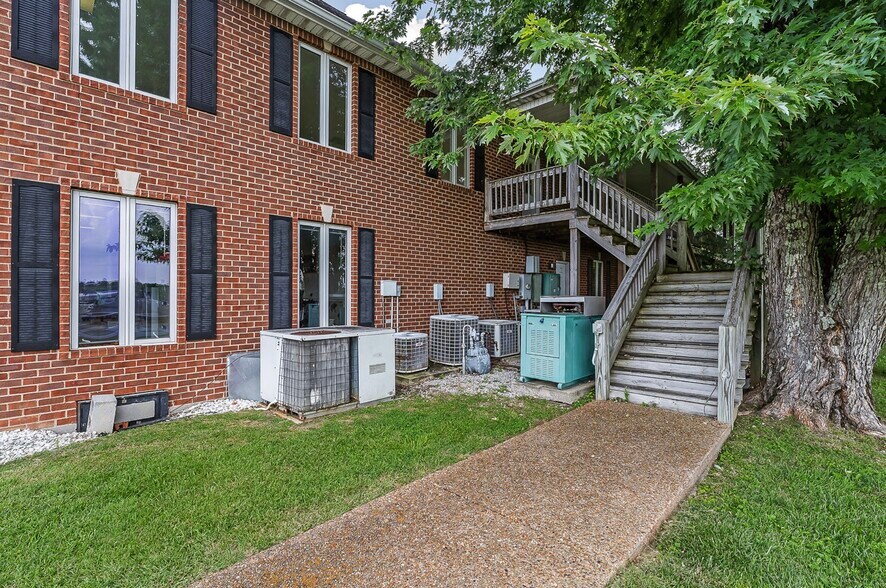 More Photos Of 236 Miller Ave, Crossville Medical For Sale