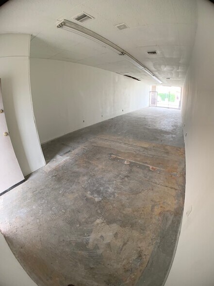 More Photos Of 2267 Tapo St, Simi Valley Unknown For Lease