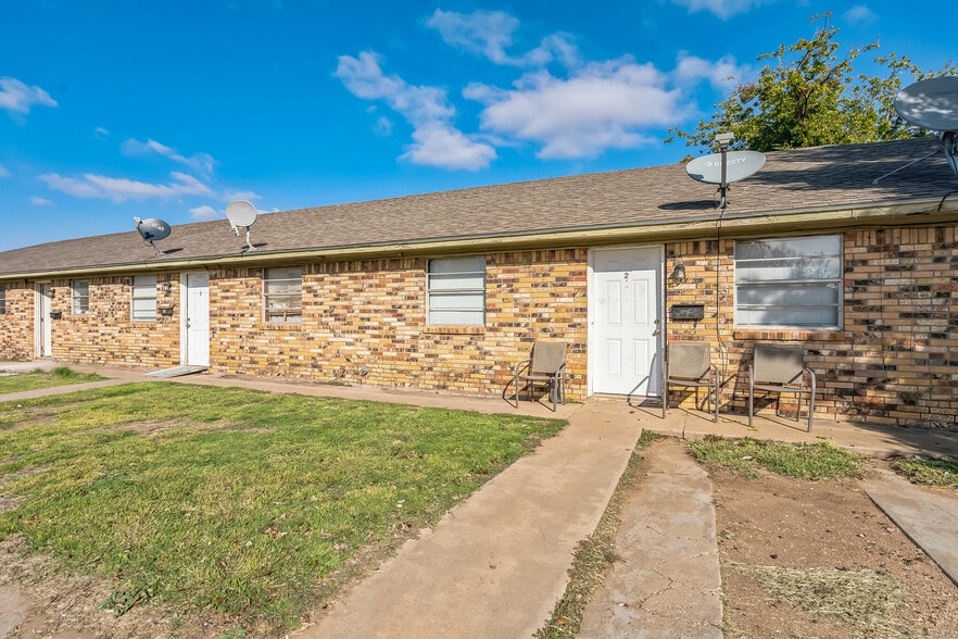 More Photos Of 604 N 3rd St, Haskell Multifamily For Sale
