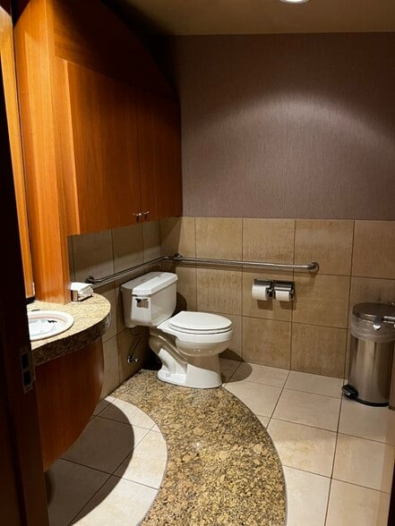 More Photos Of 4430 106th St SW, Mukilteo Medical For Sale