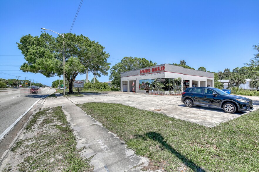 More Photos Of 4509 Babcock St NE, Palm Bay Auto Repair For Lease