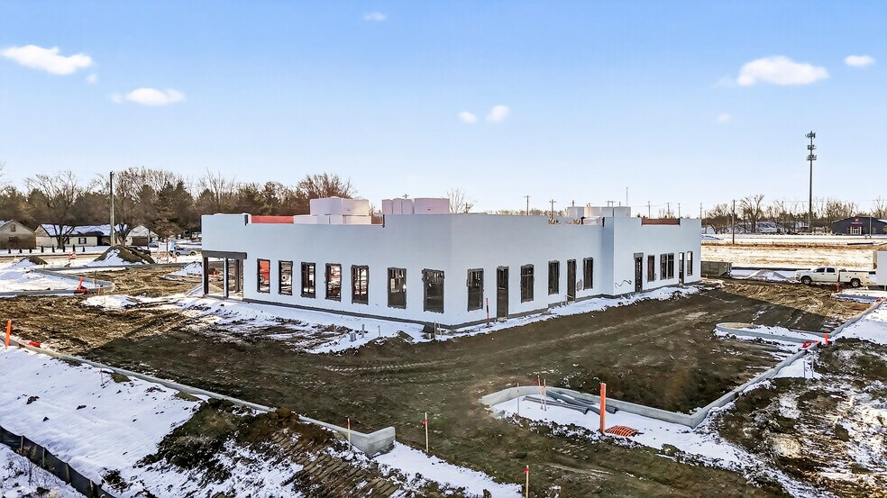 More Photos Of 13675 Brooks School Rd, Noblesville General Retail For Lease