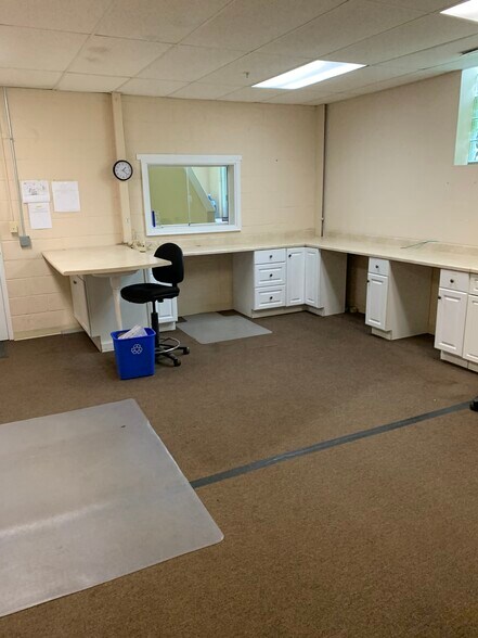 More Photos Of 33 Kenton Lands Rd, Erlanger Warehouse For Lease