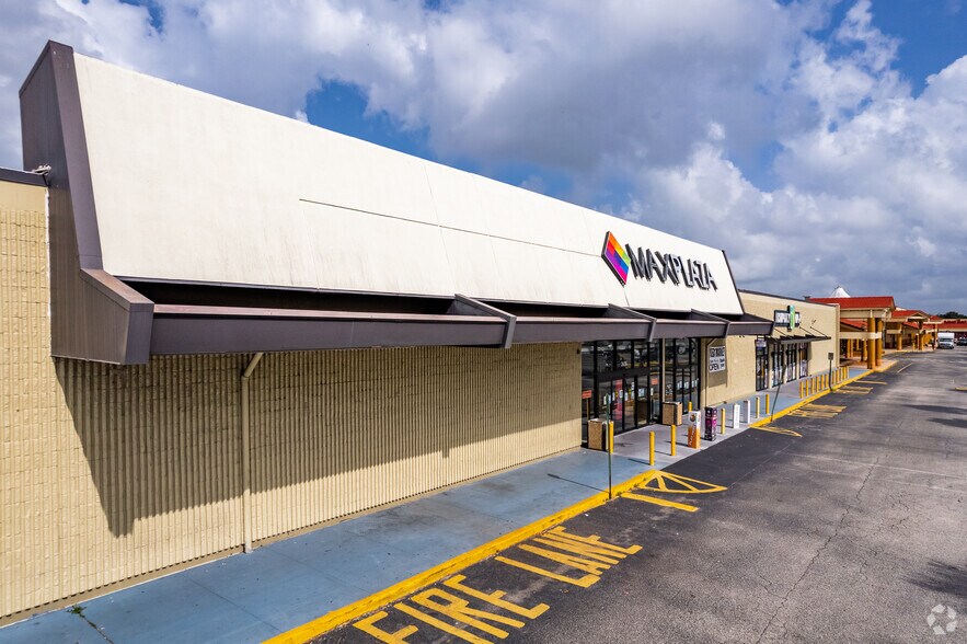 More Photos Of 2704-2858 N Hiawassee Rd, Orlando Unknown For Lease