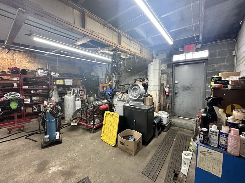 More Photos Of 6027 Ritchie Hwy, Brooklyn Freestanding For Sale