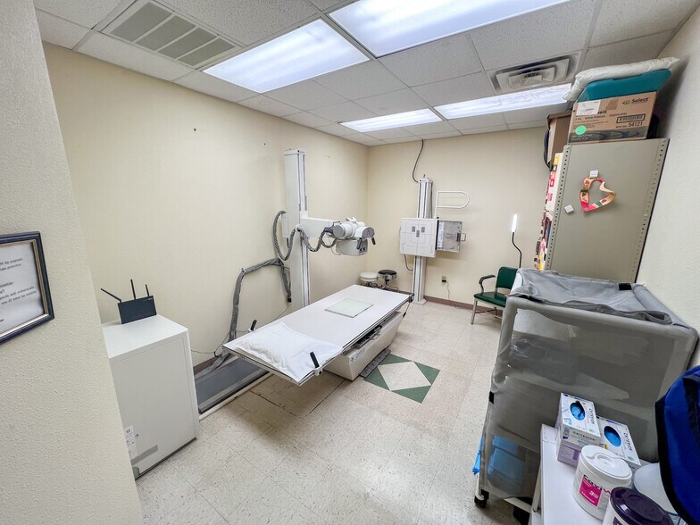 More Photos Of 3401 Greenbriar, Midland Medical For Lease