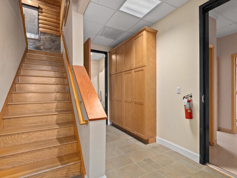 More Photos Of 1482 Russ Ave, Waynesville Office For Lease