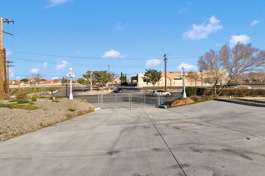 More Photos Of 16088 Outer Bear Valley Rd, Victorville Office For Lease