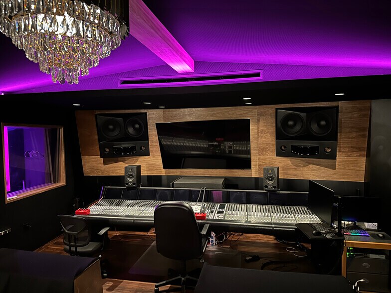 More Photos Of 5520-5522 Cahuenga Blvd, North Hollywood Freestanding For Sale