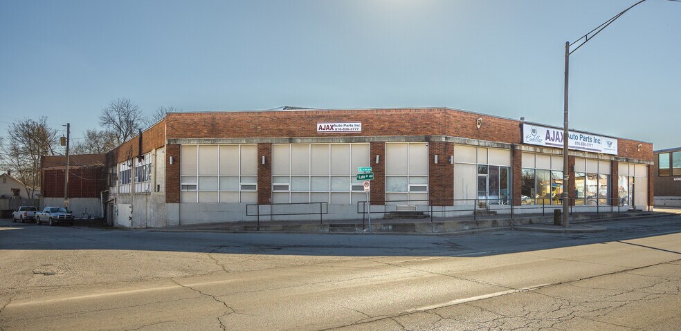 More Photos Of 10401 E US Highway 24, Independence Flex For Sale