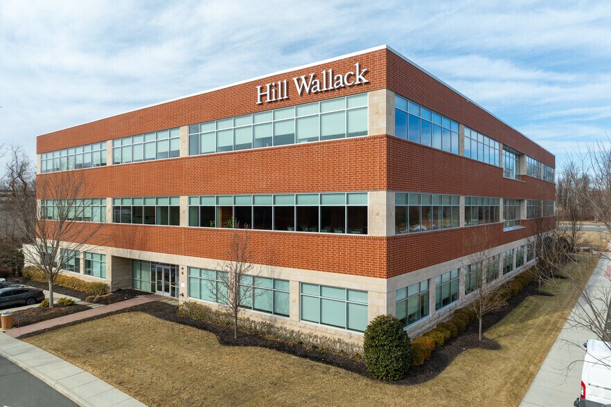 More Photos Of 21 Roszel Rd, Princeton Office For Lease