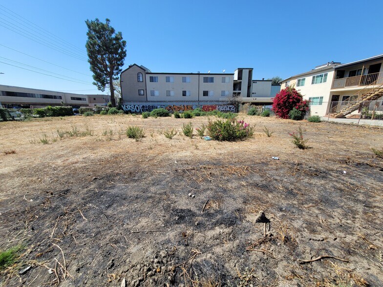 More Photos Of 7005 Woodley Ave, Van Nuys Land For Sale