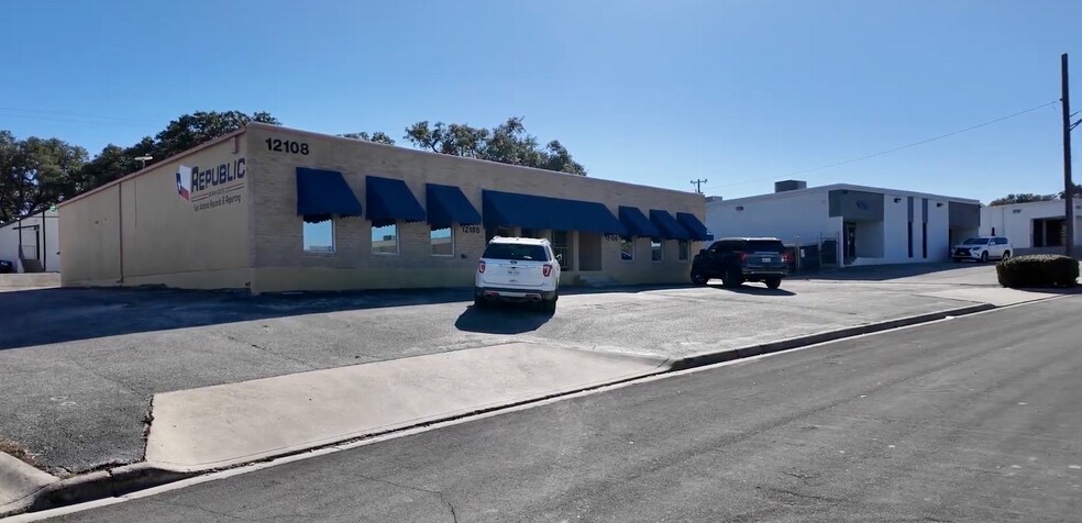 More Photos Of 12106-12108 Radium St, San Antonio Light Manufacturing For Lease