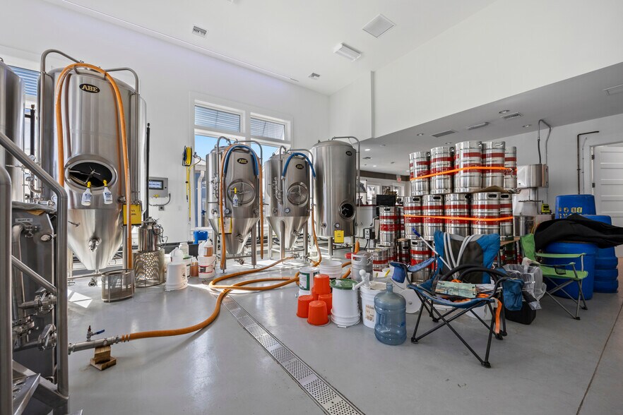 More Photos Of 691 A1A Beach Blvd, Saint Augustine General Retail For Sale