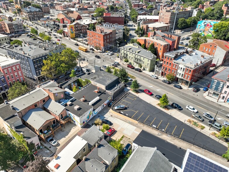 More Photos Of 1440 Main St, Cincinnati Office For Sale