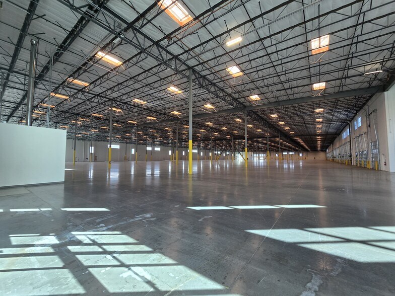 More Photos Of 23840-23842 Rider St, Perris Distribution For Lease