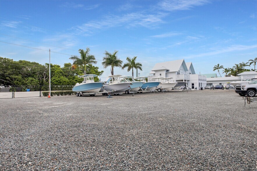 More Photos Of 82705 Overseas Hwy, Islamorada General Retail For Sale