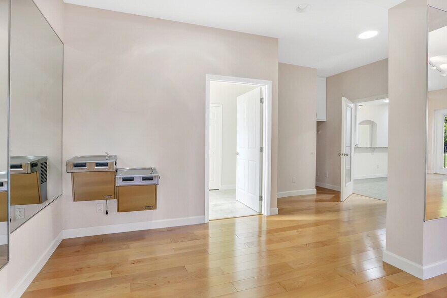 More Photos Of 311 S Main St, Winter Garden Office For Sale