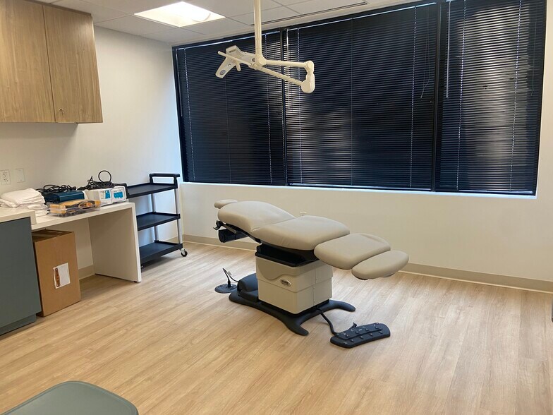 More Photos Of 8603 Westwood Center Dr, Vienna Office For Lease