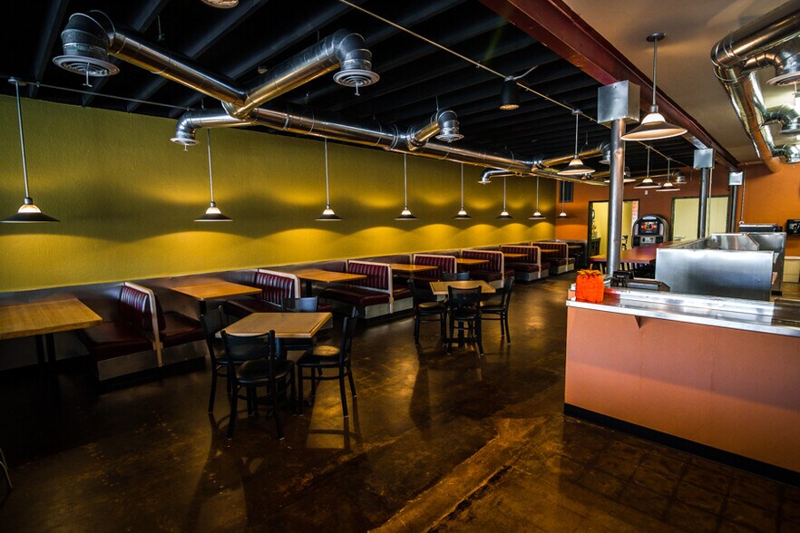 More Photos Of 6722 NW 39th Expy, Bethany Restaurant For Sale