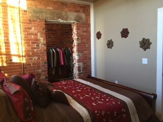 More Photos Of 200 W Main St, Marietta Storefront Retail Residential For Sale