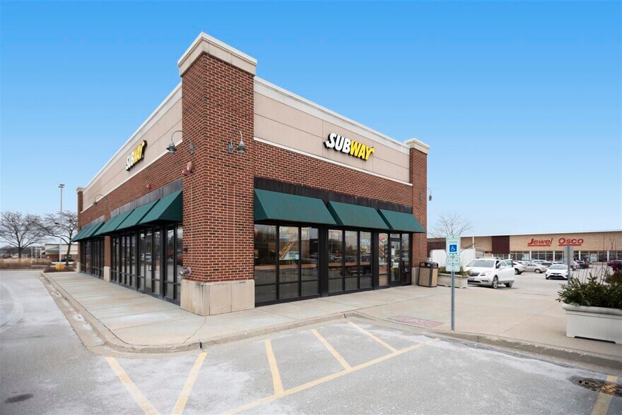 More Photos Of 110 S Waukegan Rd, Deerfield Restaurant For Sale