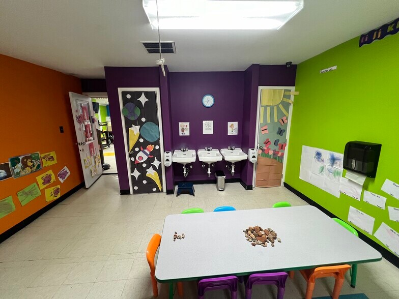 More Photos Of 2605 Campbellton Rd SW, Atlanta Daycare Center For Sale