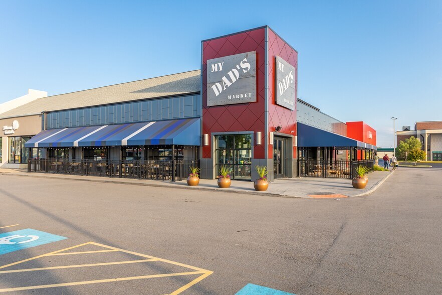 More Photos Of 6850 Main St, Williamsville Light Distribution For Lease