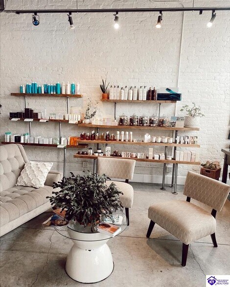 More Photos Of 130 E Main St, Campbellsville Storefront Retail Office For Sale