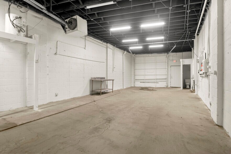 More Photos Of 35812 W Michigan Ave, Wayne Carwash For Lease