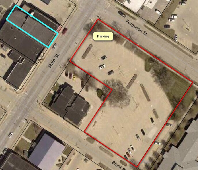 More Photos Of 413 N Main St, Charles City Storefront For Sale