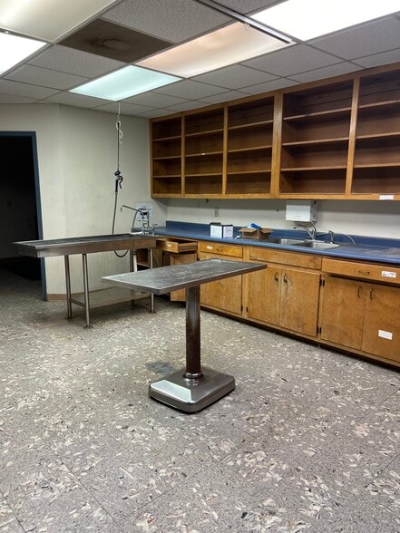 More Photos Of 988 Highway 75, Hiawassee Office For Sale