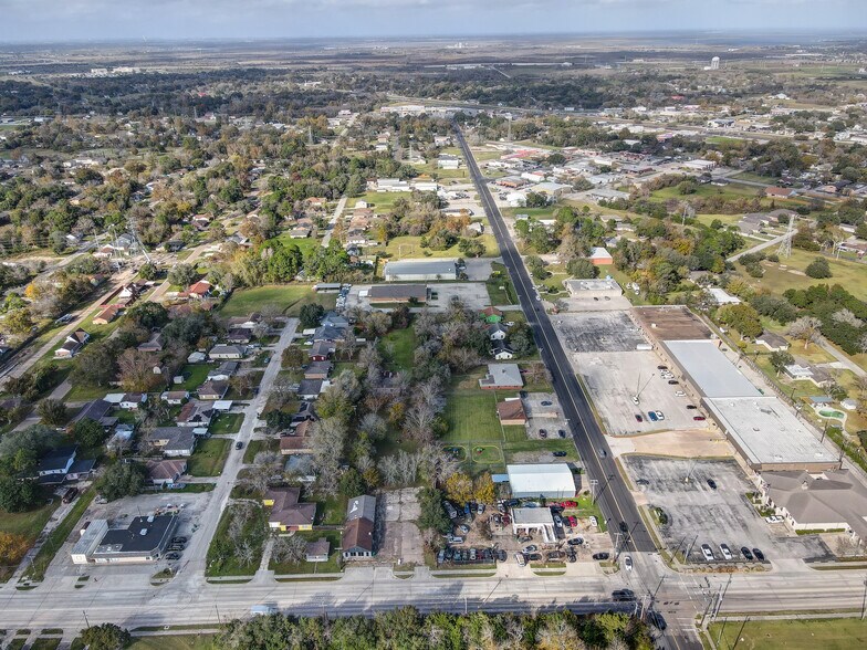 More Photos Of 1916 Cedar Dr, La Marque Restaurant For Lease