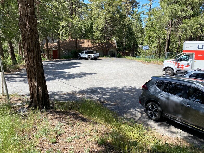 More Photos Of 23575 Lake Dr, Crestline Office For Lease