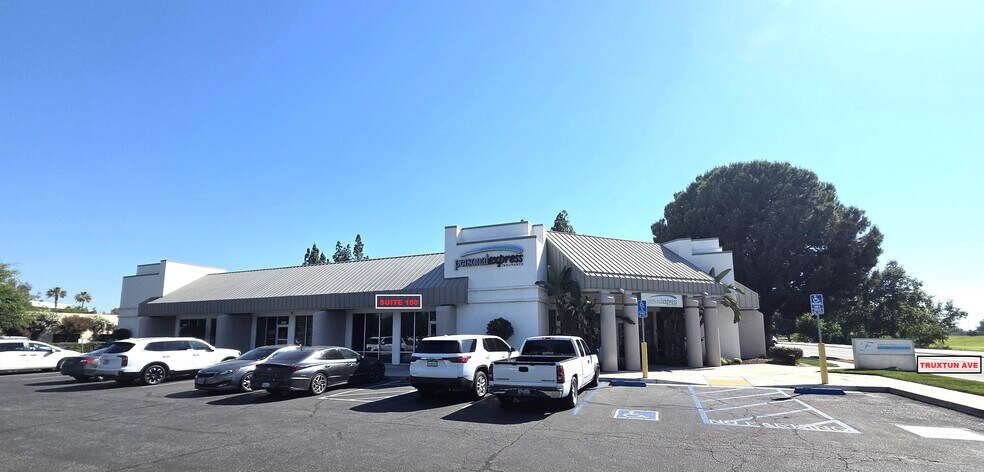 Primary Photo Of 5301 Truxtun Ave, Bakersfield Medical For Lease