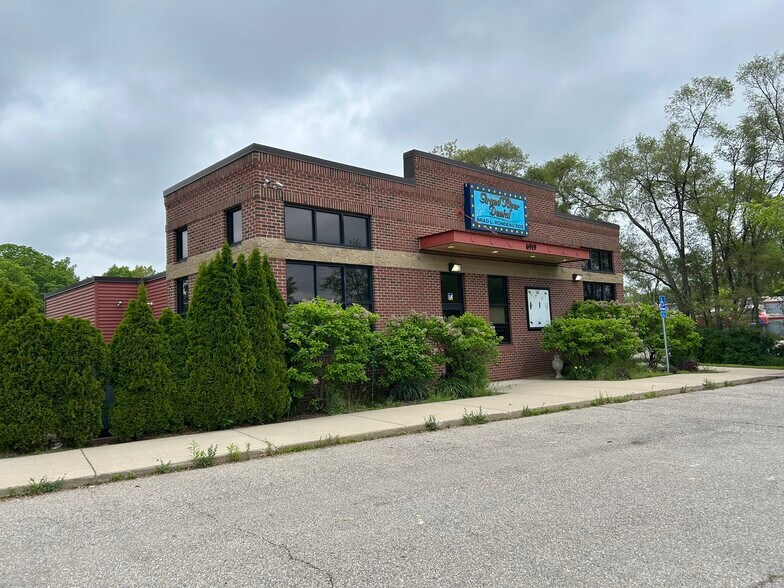 More Photos Of 6919 Grand River Rd, Brighton Medical For Sale