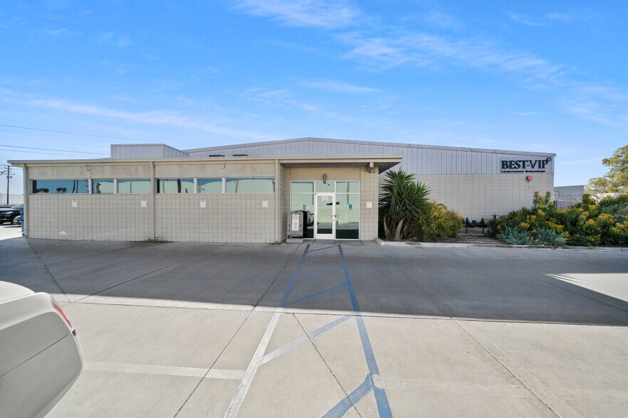 More Photos Of 2701 S Birch St, Santa Ana Distribution For Lease