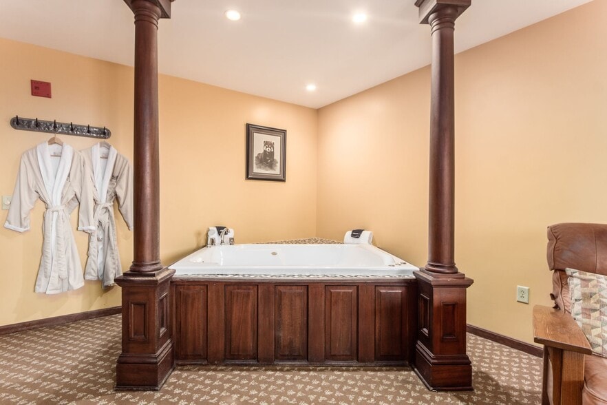 More Photos Of 1601 State Route 4, Bucyrus Hospitality For Sale