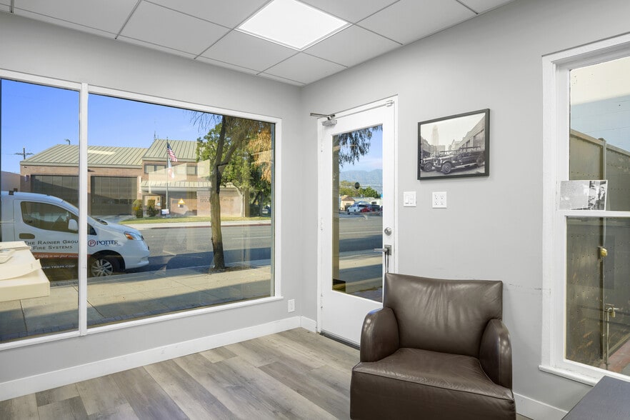 More Photos Of 2304-2306 Burbank blvd, Burbank Office Residential For Sale