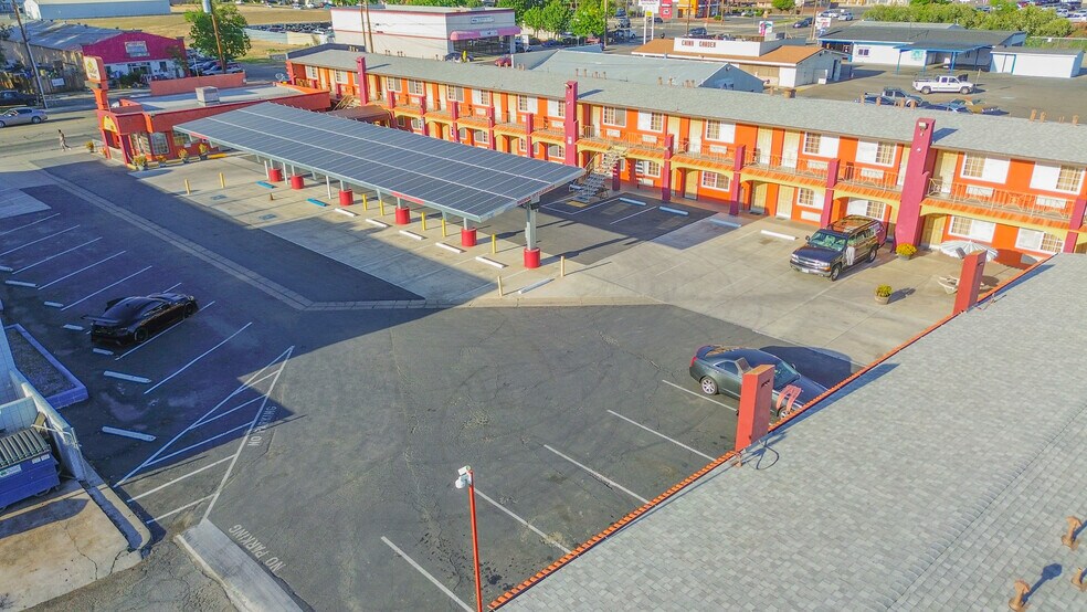 More Photos Of 839 W Pacheco Blvd, Los Banos Hotel For Sale