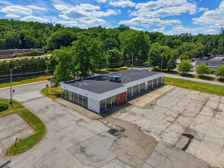 More Photos Of 1366 E Main St, Shrub Oak Unknown For Lease