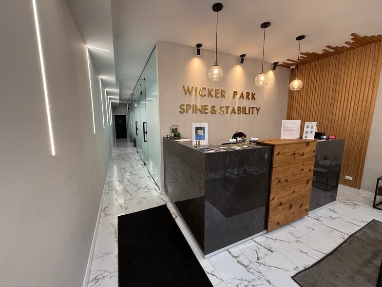 More Photos Of 1641-1643 W North Ave, Chicago Storefront Retail Office For Lease