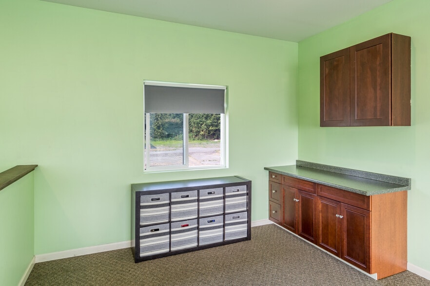 More Photos Of 191 Airport Rd, Port Townsend Airplane Hangar For Sale