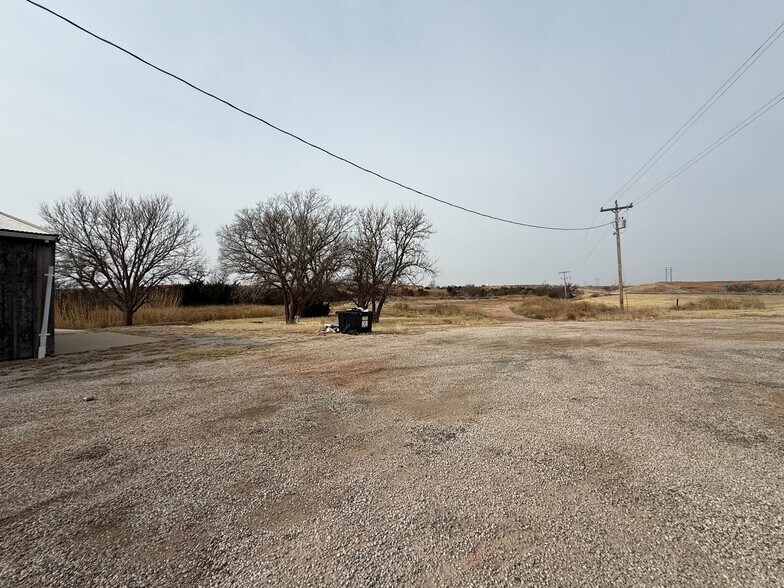 More Photos Of 27971 OK-50, Freedom Convenience Store For Sale