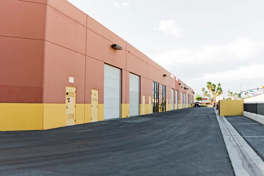 More Photos Of 78078 Country Club Dr, Bermuda Dunes Unknown For Lease