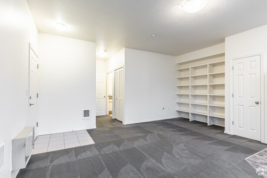 More Photos Of 2211 McKinney Ln, Lebanon Apartments For Sale